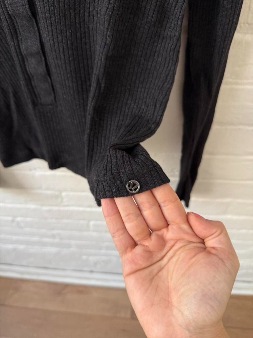 Lululemon Black Ribbed Long Sleeve Top XS/S V Neck Basic - Picture 7 of 8